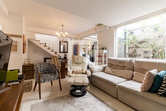 Sala de casa de condomínio à venda com 3 quartos, 240m² em Aclimação, São Paulo