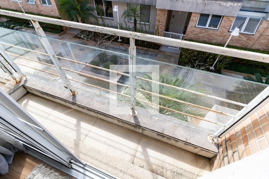 Varanda da Suíte 1 de casa de condomínio para alugar com 3 quartos, 240m² em Aclimação, São Paulo