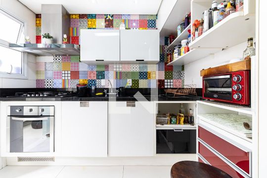 Cozinha de casa de condomínio para alugar com 3 quartos, 240m² em Aclimação, São Paulo