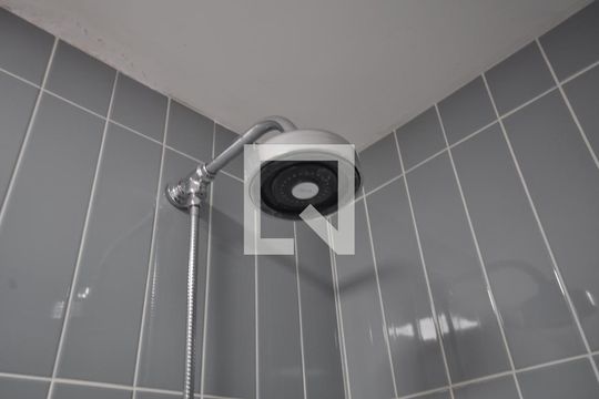 Banheiro de apartamento à venda com 2 quartos, 48m² em Vila Guilherme, São Paulo