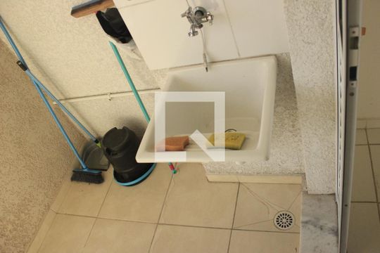Área de Serviço de apartamento para alugar com 2 quartos, 45m² em Vila Itapegica, Guarulhos