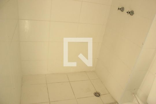 Banheiro de apartamento para alugar com 2 quartos, 45m² em Vila Itapegica, Guarulhos
