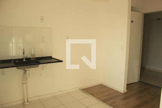 Cozinha de apartamento para alugar com 2 quartos, 45m² em Vila Itapegica, Guarulhos
