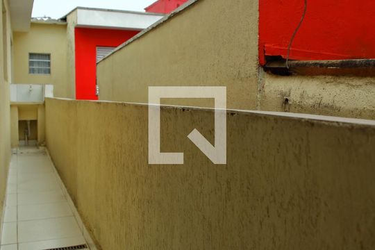 Sacada Quarto de casa para alugar com 1 quarto, 55m² em Vila Santo Agostinho, São Bernardo do Campo