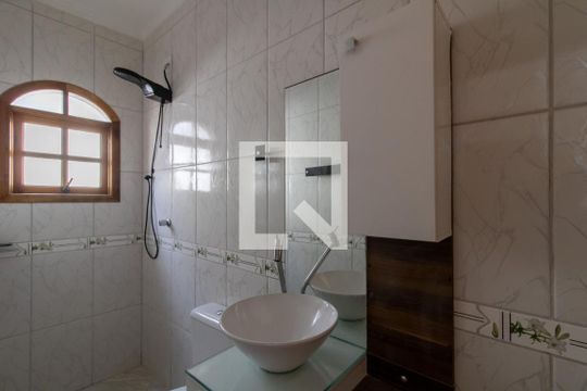 Banheiro de Serviço de casa à venda com 4 quartos, 212m² em Jardim Santa Clara, Guarulhos