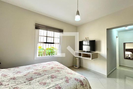 Suite de casa à venda com 4 quartos, 270m² em Jabaquara, São Paulo