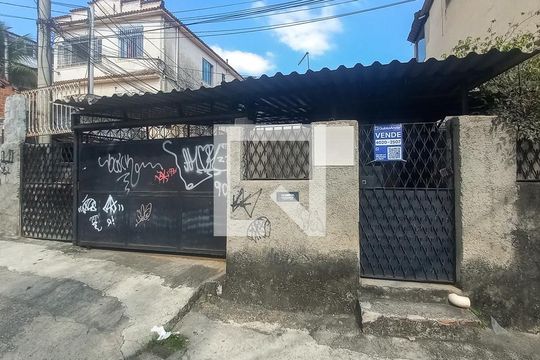 Fachada + Placa de casa à venda com 2 quartos, 600m² em Penha Circular, Rio de Janeiro