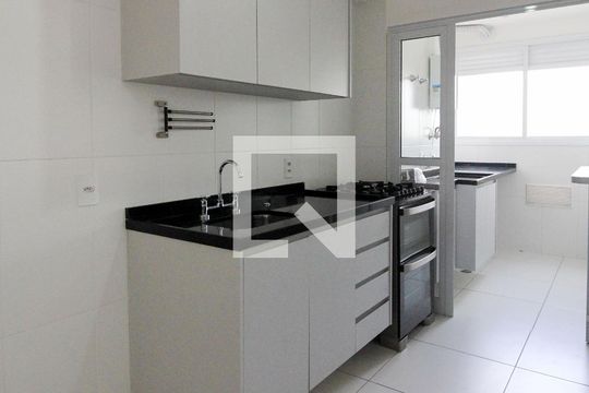 Cozinha de apartamento para alugar com 3 quartos, 84m² em Santo Amaro, São Paulo