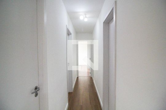 Corredor dos Quartos de apartamento para alugar com 3 quartos, 84m² em Santo Amaro, São Paulo