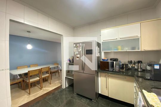 Cozinha de casa à venda com 4 quartos, 158m² em Jardim Barbosa, Guarulhos
