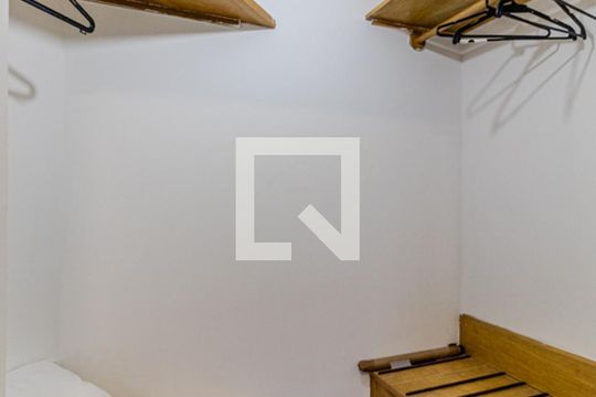 Closet de apartamento para alugar com 1 quarto, 49m² em Santa Cecilia, São Paulo