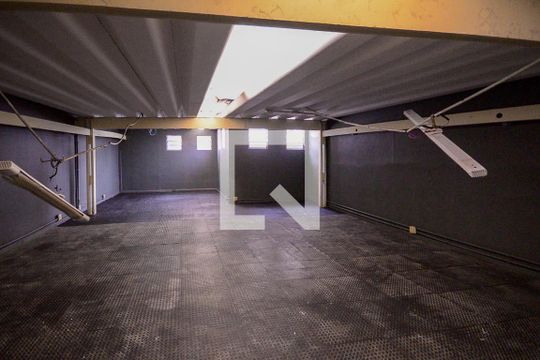 Área privada - Salão de casa para alugar com 3 quartos, 280m² em Vila Gumercindo, São Paulo
