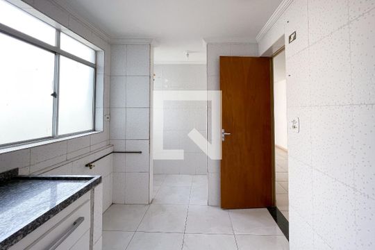Cozinha de apartamento para alugar com 2 quartos, 60m² em Santa Terezinha, São Bernardo do Campo
