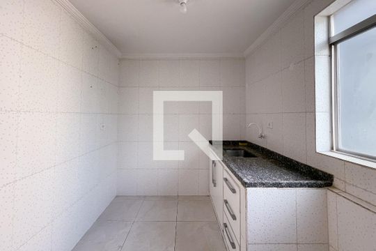 Cozinha de apartamento para alugar com 2 quartos, 60m² em Santa Terezinha, São Bernardo do Campo