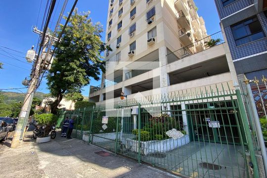 Fachada de apartamento à venda com 2 quartos, 51m² em Engenho de Dentro, Rio de Janeiro