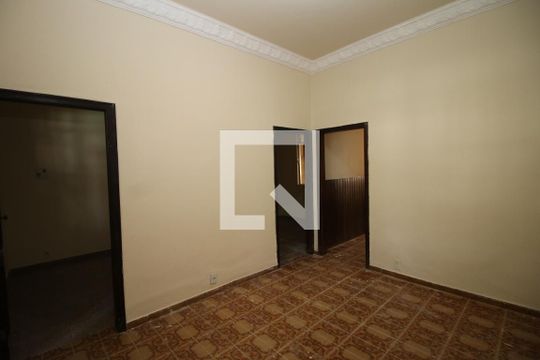 Sala de casa à venda com 2 quartos, 70m² em Olaria, Rio de Janeiro