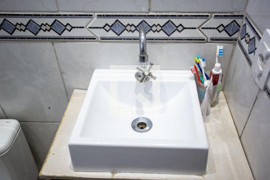 Banheiro de apartamento à venda com 2 quartos, 45m² em Conceição, Diadema