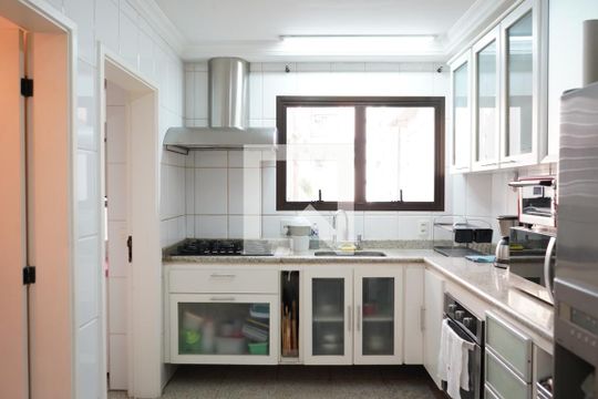 Cozinha de apartamento à venda com 3 quartos, 168m² em Vila Regente Feijó, São Paulo