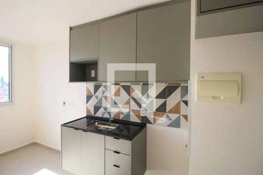 Cozinha de apartamento para alugar com 1 quarto, 24m² em Vila Prudente, São Paulo