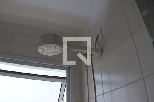 Banheiro de apartamento para alugar com 2 quartos, 55m² em Jardim do Líbano, Barueri