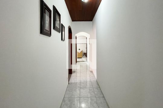 Corredor para os Quartos de casa à venda com 4 quartos, 170m² em Jardim do Mar, São Bernardo do Campo