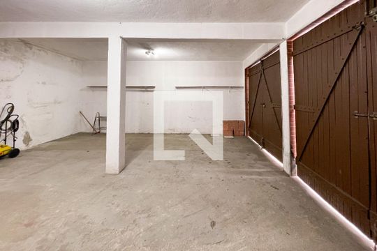 Garagem de casa à venda com 4 quartos, 170m² em Jardim do Mar, São Bernardo do Campo