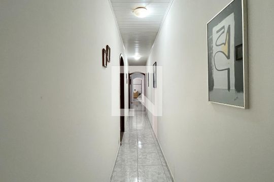Corredor para os Quartos de casa à venda com 4 quartos, 170m² em Jardim do Mar, São Bernardo do Campo