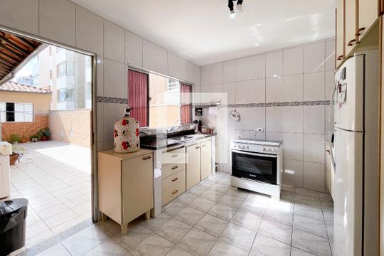 Cozinha de casa à venda com 4 quartos, 170m² em Jardim do Mar, São Bernardo do Campo