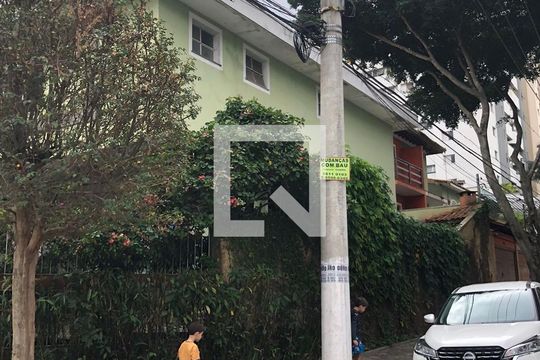Vista da Rua de casa à venda com 3 quartos, 153m² em Vila Alexandria, São Paulo