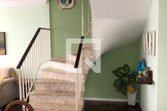 Escada de casa à venda com 3 quartos, 153m² em Vila Alexandria, São Paulo