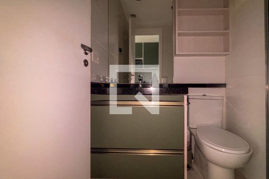 Banheiro de kitnet/studio para alugar com 1 quarto, 26m² em Brooklin Paulista, São Paulo