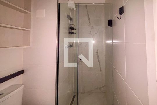 Banheiro de kitnet/studio para alugar com 1 quarto, 26m² em Brooklin Paulista, São Paulo