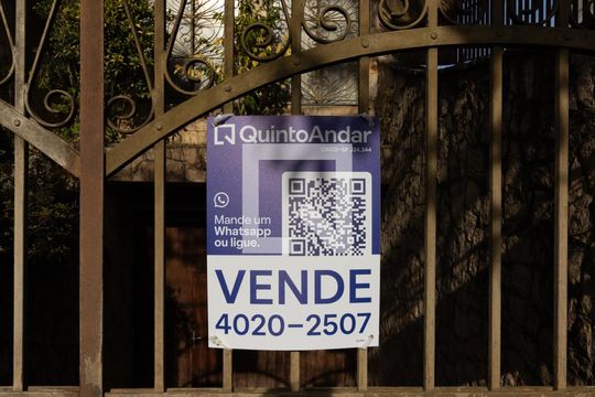 Plaquinha de casa à venda com 4 quartos, 209m² em Jardim Maringa, São Paulo