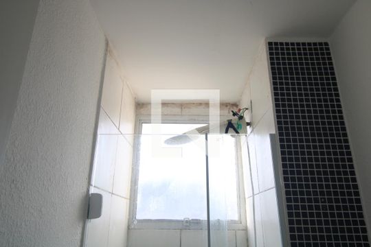 Banheiro de apartamento para alugar com 2 quartos, 44m² em Usina Piratininga, São Paulo