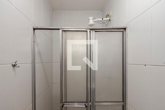 Banheiro de kitnet/studio para alugar com 1 quarto, 17m² em Vila Cruzeiro, São Paulo
