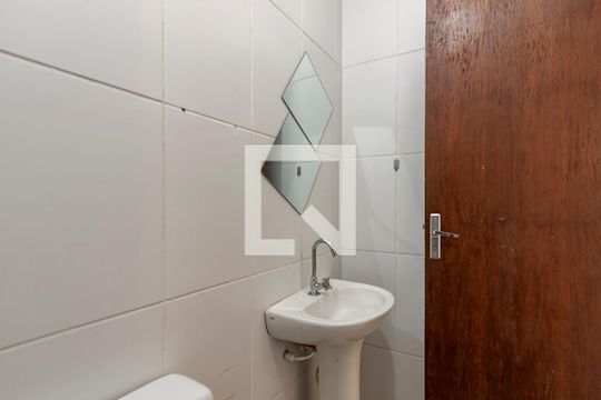 Banheiro de kitnet/studio para alugar com 1 quarto, 17m² em Vila Cruzeiro, São Paulo