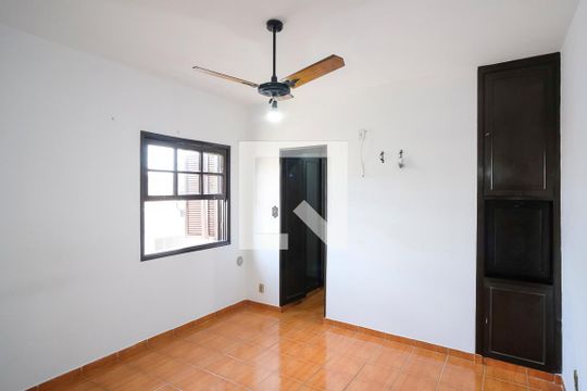 Suíte de casa à venda com 4 quartos, 200m² em Rudge Ramos, São Bernardo do Campo