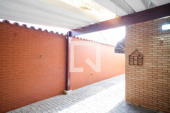 Garagem de casa à venda com 4 quartos, 200m² em Rudge Ramos, São Bernardo do Campo