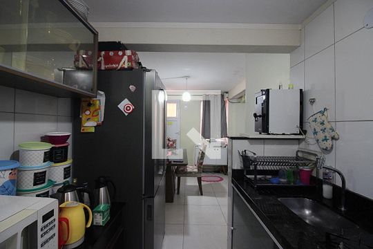 Cozinha e Área de Serviço de apartamento à venda com 2 quartos, 47m² em Cooperativa, São Bernardo do Campo