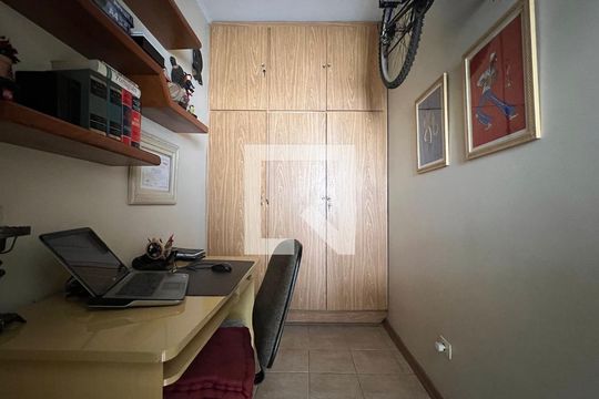 Quarto de Serviço de apartamento à venda com 3 quartos, 135m² em Sumarezinho, São Paulo