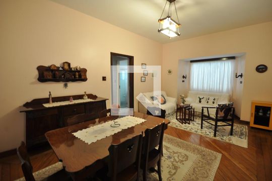 Sala de casa à venda com 3 quartos, 160m² em Vila Gustavo, São Paulo
