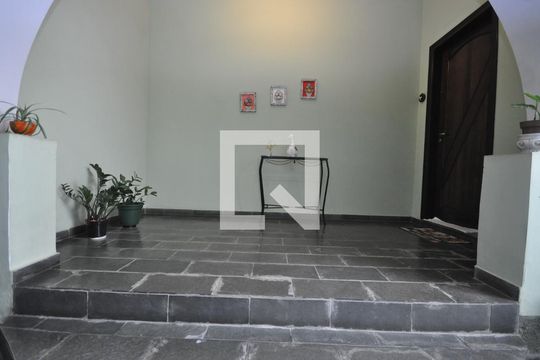 Hall de entrada de casa à venda com 3 quartos, 160m² em Vila Gustavo, São Paulo