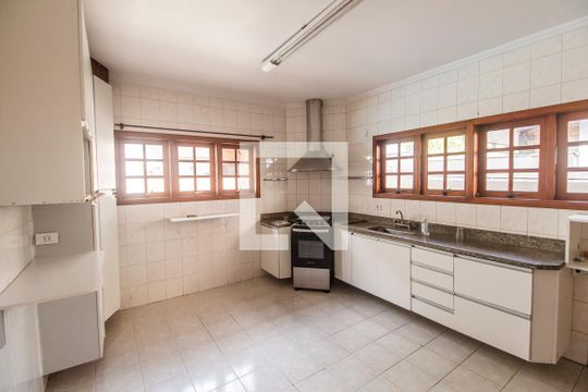 Cozinha de casa de condomínio para alugar com 3 quartos, 350m² em Alphaville, Santana de Parnaíba