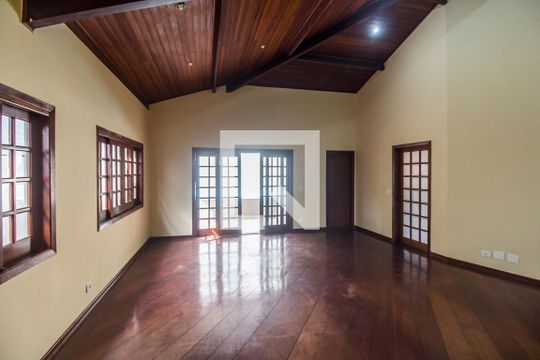 Casa de Condomínio para alugar com 3 quartos, 350m² em Alphaville, Santana de Parnaíba