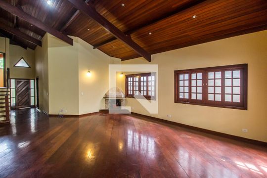 Sala de casa de condomínio para alugar com 3 quartos, 350m² em Alphaville, Santana de Parnaíba