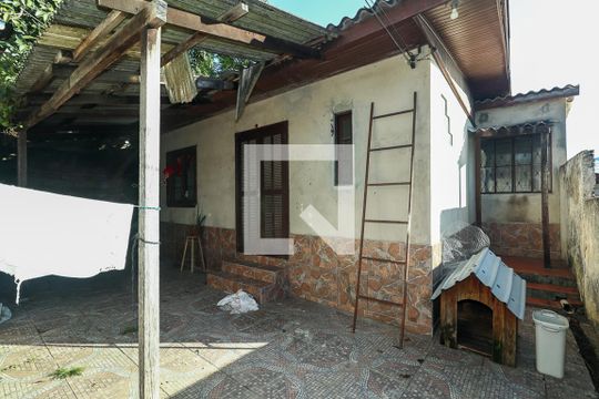 Casa fundos de casa à venda com 3 quartos, 200m² em Morro Santana, Porto Alegre