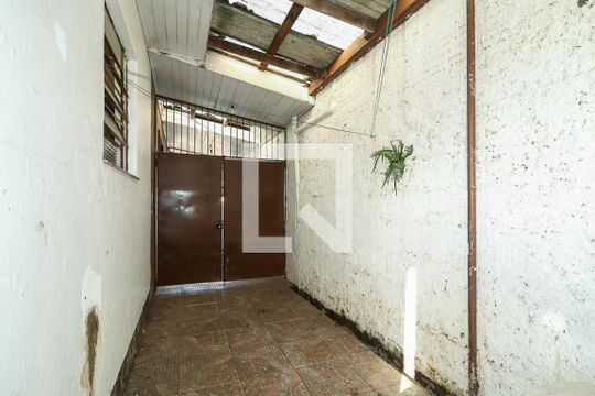 Garagem de casa à venda com 3 quartos, 200m² em Morro Santana, Porto Alegre