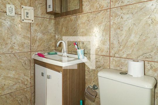 Banheiro de casa à venda com 3 quartos, 200m² em Morro Santana, Porto Alegre