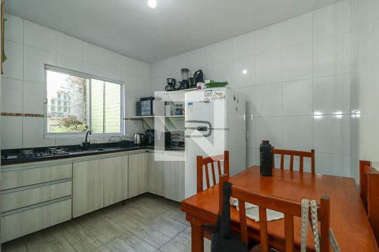 Cozinha de casa à venda com 3 quartos, 130m² em Jardim Floresta, Porto Alegre