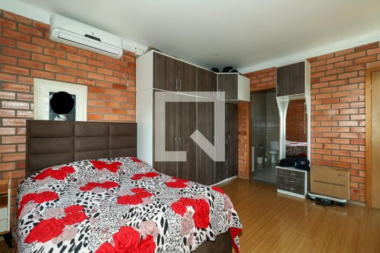 Suíte de casa à venda com 3 quartos, 130m² em Jardim Floresta, Porto Alegre